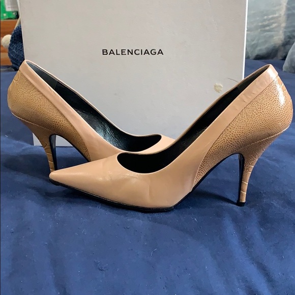 Balenciaga Beige Pumps with Crock Effect - Picture 2 of 8